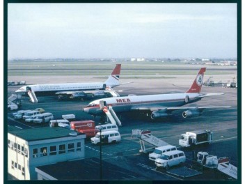 Londres Heathrow: MEA 720,...