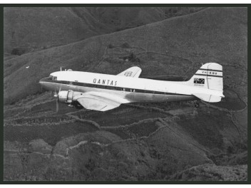 Qantas, DC-3